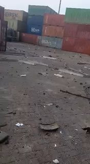 תיעודים של ההרס בתוך הנמל באיראן....