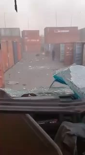 תיעודים של מהפיצוץ בתוך הנמל באיראן....