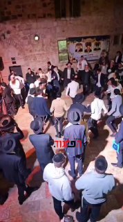 קבר דוד המלך: מוזיקה למרות ספירת העומר...