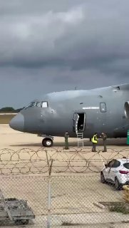 חריג: מטוס תובלה של צבא סין נחת הבוקר (ג׳) בנמל התעופה בביירות,...