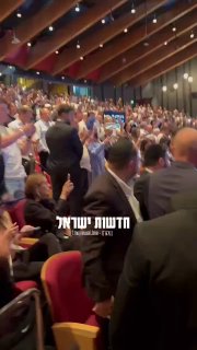 נתניהו נכנס לטקס חידון התנ״ך...