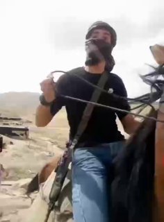 יהודי גיבור מעיף פעיל שמאל קיצוני נגד המדינה...