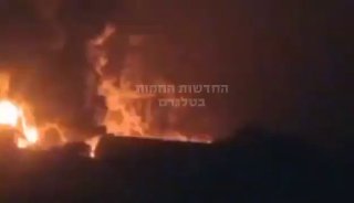 תימן: המפעל שהותקף עולה באש...