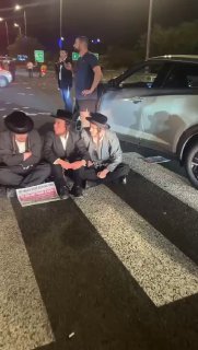 שוטרי תחנת מודיעין בסיוע שוטרי מרחב שפלה, מטפלים כעת בהפרת...