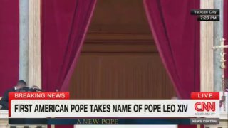 מילותיו הראשונות לקהל של האפיפיור ליאו:״שהשלום יהיה עמכם״...