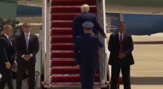 טראמפ בדרכו למזרח התיכון...