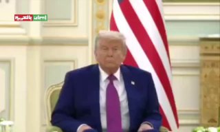 טראמפ, גם הוא עייף😎
...