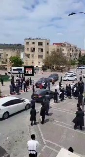 תיעוד: המפגינה מכה את אילה בן גביר - שסוטרת לה בחזרה...