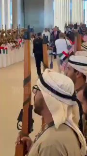 טראמפ נחת כעת באיחוד האימירויות - הנה קבלת הפנים שקיבל...