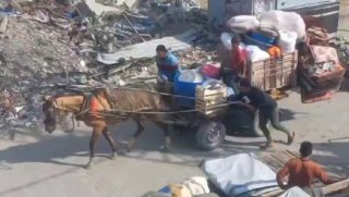 עקירה של תושבים מהעיירה בית לאהיה בצפון רצועת עזה בשל ההסלמה...