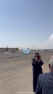 🇾🇪 עיתונאי תימני מפרסם תיעוד מפיצוצים הבוקר סמוך לנמל...