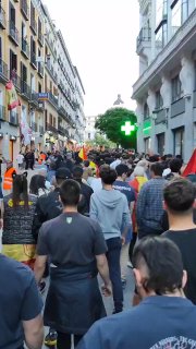 עשרות אלפי ספרדים יצאו לרחובות מדריד כדי לדרוש את גירושם של...