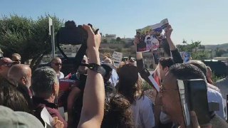 הפגנה אלימה מאוד באום אל פחם, חברי כנסת ערבים קראו שם שישראל...