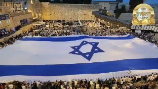 ערב יום ירושלים פריסת דגל ישראל בכותל....