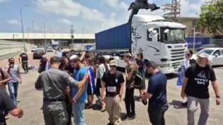 נמשכים שיבושי משאיות הסיוע לחמאס ע