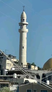 דגלי ישראל על גג בסיסגד אבו בכר אל-סידיק במחנה נור שאמס בטול...