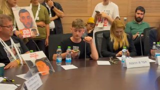 משפחתו של החייל החטוף מתן אנגרסט משמיעה הקלטות של מתן מרגעי...