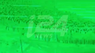 תיעוד בלעדי ל-i24NEWS: המוני עזתים סוטים מהדרך למרכז החלוקה ורצים...