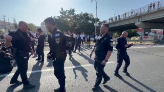 הפגנה בלתי חוקית בכביש 4 סמוך לבני ברק - מפרי הסדר החלו בקריאות...