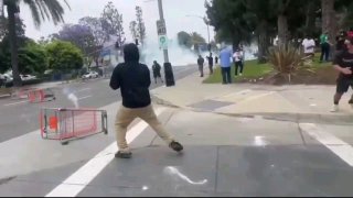 נשיא ארה”ב דונלד טראמפ שלח הלילה 2,000 חיילים מהמשמר הלאומי כדי...