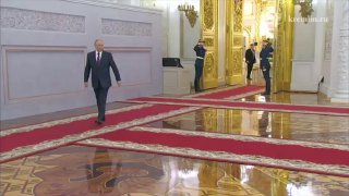 פוטין ושי נפגשו במוסקבה ...