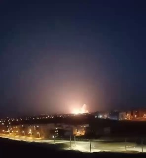 ציד משגרים בבסיס טילים בליסטיים בזנג'אן בצפון מערב איראן...