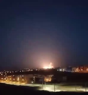 תיעוד מהתקיפה הלילה בבסיס הטילים בזנג'אן. ...