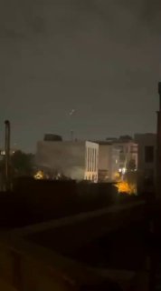 הגנה אווירית בטהרן כעת...