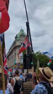 לונדון: איראנים ויהודים בהפגנה נגד משטר הטרוריסטים באיראן.
...