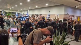 פריצת הקפלניסטים המוטרפים בכפר סבא: החלו הפינויים והשוטרים...