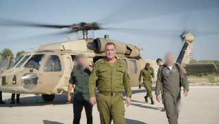 הרמטכ״ל צפה בכוחות המתמרנים עם מפעילי כטמ״ם המלווים את...