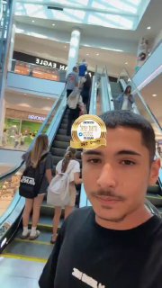 נער ערבי עוצר ליהודים מדרגות נאות בקניון ומעלה לטיקטוק...