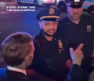 מקרון נעצר בניו-יורק בגלל שיירת של טראמפ....