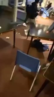 מהגרים הרסו מרכז קליטה בהולנד.
...