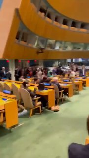 כל העלובים שיצאו בזמן שביבי עלה לנאוםלערוץ הדיונים - לחצו כאן ...