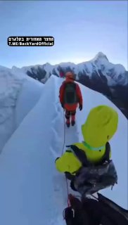 תייר נפל מגובה 5 קילומטרים בזמן שטיפס על הר נאמה...