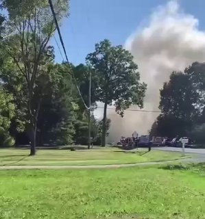 דיווחים אמריקאים על אירוע ירי עם נפגעים וכנסייה שעולה באש...