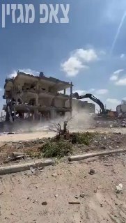 ינון מגל: נגיעה קטנה...