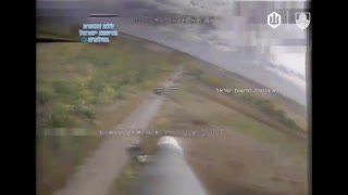 הפלת מסוק מי-8 רוסי על ידי רחפן אוקראיני.
...