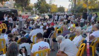 לקראת הפגישה הדרמטית בבית הלבן | אמהות ומשפחות חטופים במשמרת...