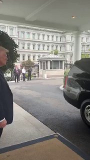 ראש הממשלה נכנס לבית הלבן...