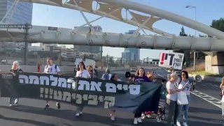 הבנו, עכשיו אפשר לפנות לאנשים את הדרך?...