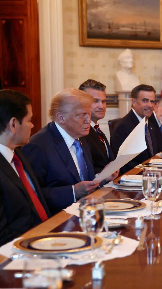 המחווה של נתניהו לטראמפ בפתח פגישתם: מכתב המלצה לקבלת פרס...