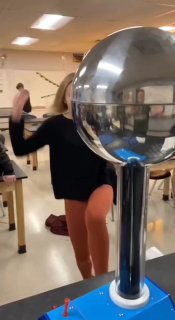 הדגמה של חשמל סטטי לילדים בבית ספר! ⚡️😎...