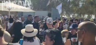 ינון מגל: מחאה של משפחות שכולות נגד הנשיא הרצוג בכנס הזיכרון...