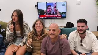 משפחתו של אלון אהל לאחר השיחה...