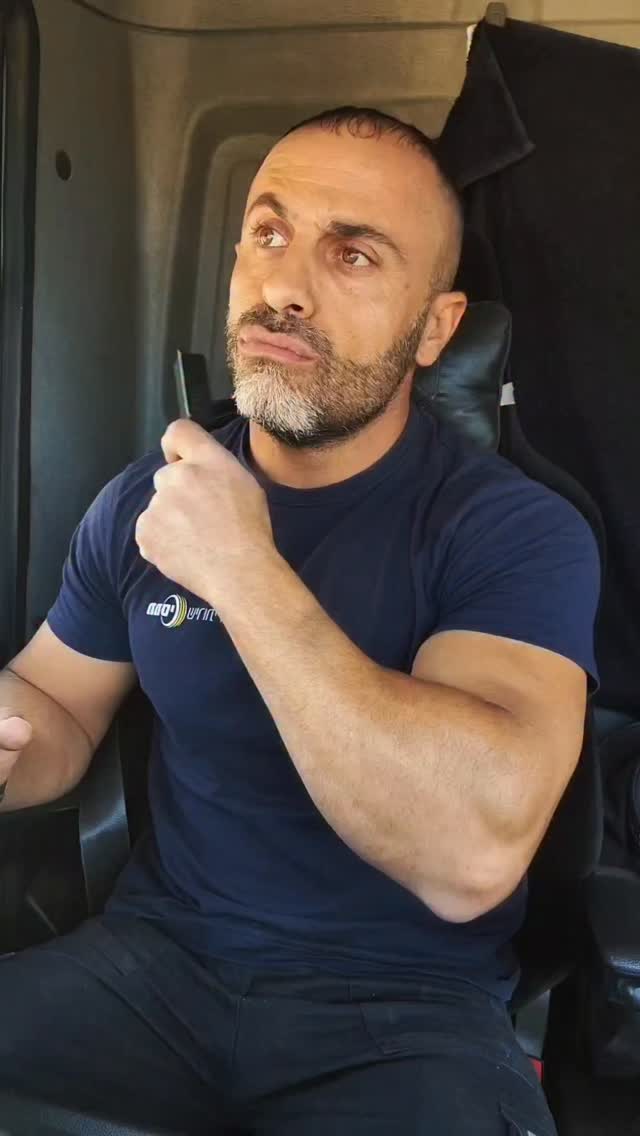 אין גבר בוגד 😑😑...