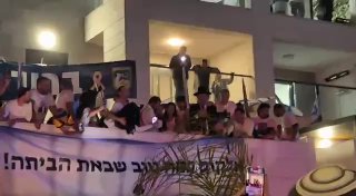 אלקנה בוחבוט חזר הביתה וברך בדמעות ״הגומל״...