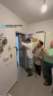 אלקנה נכנס הביתה לראשונה זה שנתיים...
