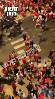 שימו לב לבחור עם הכיסא גלגלים ......